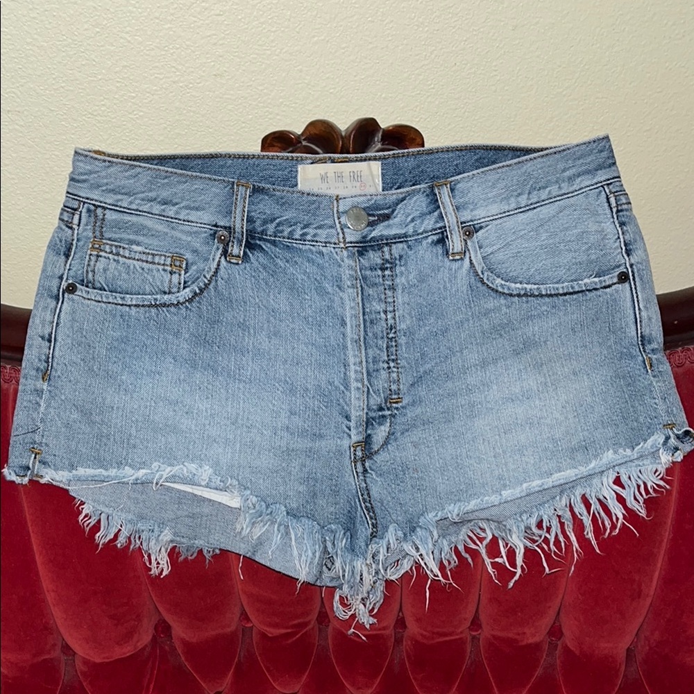 Free People Free People Button fly Denim Frayed Hem Women's Shorts